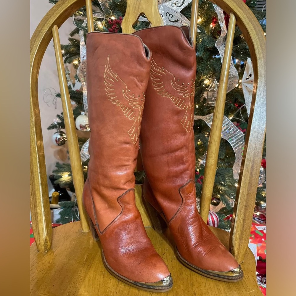 Dingo Brown Ankle Boots with Embroidered Design